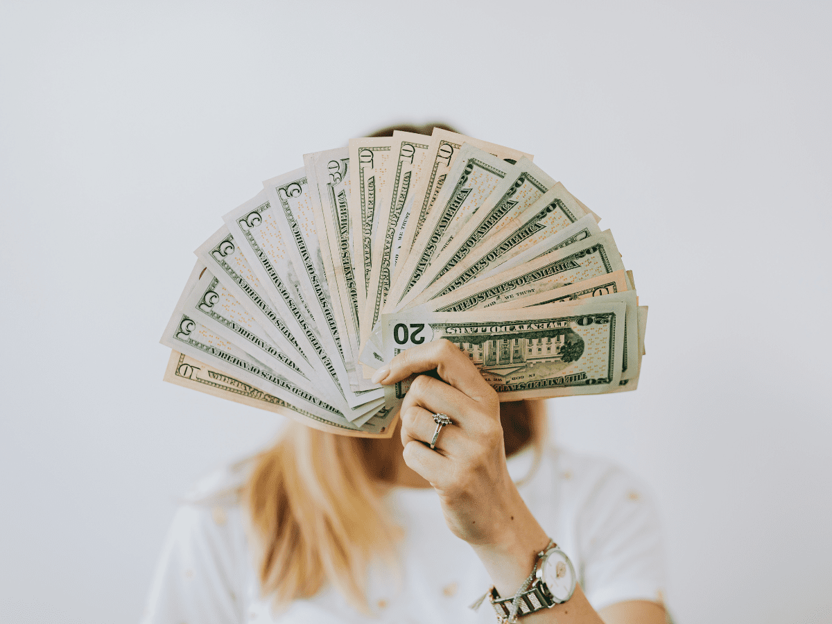 Monetizar e escalar comunidades
